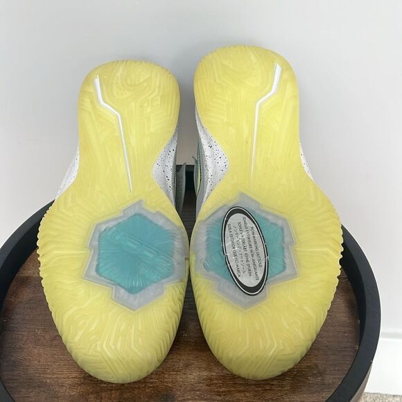 NWOT Youth Nike Zoom Flight 2 smoke Grey Lemon Twist size 5.5 Y - Picture 7 of 9